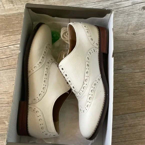 VIONIC Hadley Wingtip Oxford EUC - Picture 8 of 8